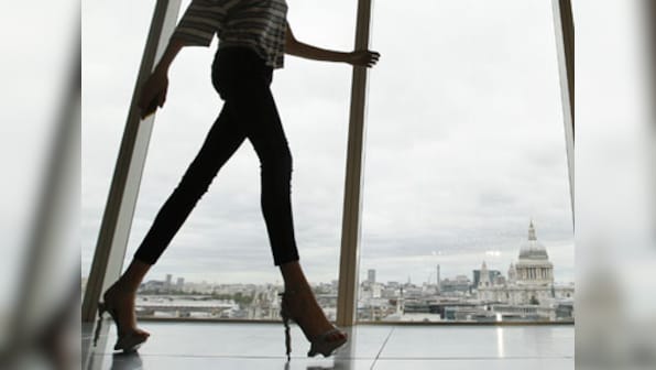 Woman lands in hospital with swollen legs; skinny jeans pose health risk, say doctors
