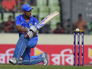 Beauty of Dhoni's batting is he can float up and down and get runs anywhere, says Gavaskar Beauty of Dhoni's batting is he can float up and down and get runs anywhere, says Gavaskar