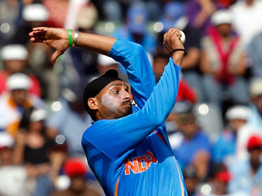 Coronavirus Outbreak: Harbhajan Singh, wife Geeta Basra pledge to feed 5000 under-privileged families in Jalandhar Coronavirus Outbreak: Harbhajan Singh, wife Geeta Basra pledge to feed 5000 under-privileged families in Jalandhar