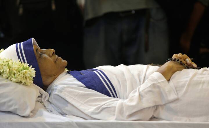 Admirers flock to bid Mother Teresa's successor, sister Nirmala Joshi, final adieu Admirers flock to bid Mother Teresa's successor, sister Nirmala Joshi, final adieu