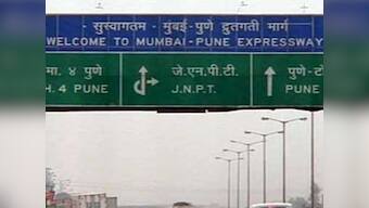 Mumbai-Pune Expressway: Four dead, four injured in road accident, traffic towards Mumbai affected