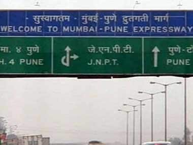 Mumbai-Pune Expressway: Four dead, four injured in road accident, traffic towards Mumbai affected