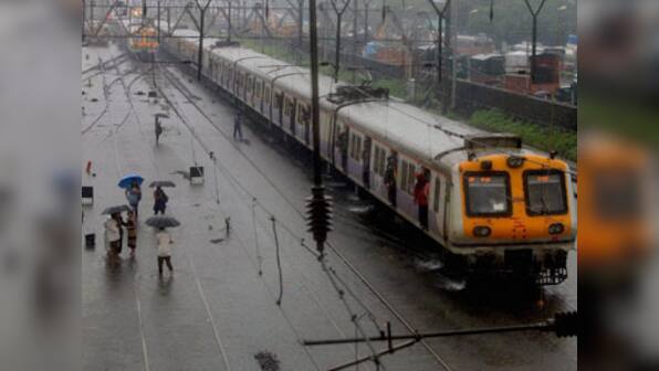 Mumbai rains: Stranded commuters get real-time updates through Facebook, Twitter, Whatsapp