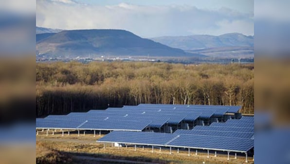 Govt raises solar power target by five times to 100,000 MW by 2022