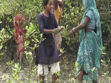 Sunderbans' women turn photographers to capture effects of climate change Sunderbans' women turn photographers to capture effects of climate change