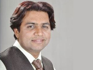 First praise, then brickbats: Doubts over #SelfieWithDaughter pioneer Sunil Jaglan dampen his celebrations First praise, then brickbats: Doubts over #SelfieWithDaughter pioneer Sunil Jaglan dampen his celebrations