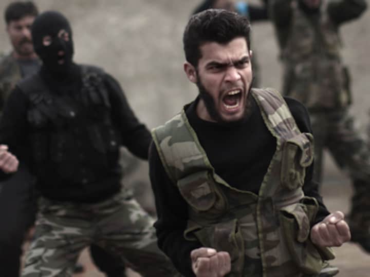 US program to train Syrian rebels loses momentum: Less than 100 volunteers sign up 
