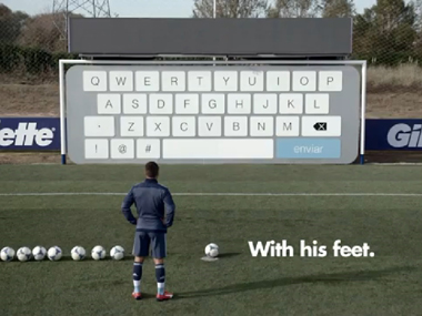 That's a tweet! Argentina star Aguero shows off shooting skills as he tweets with his feet That's a tweet! Argentina star Aguero shows off shooting skills as he tweets with his feet