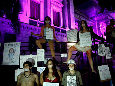 #NiUnaMenos: Campaign against femicides picks up steam in Latin America #NiUnaMenos: Campaign against femicides picks up steam in Latin America