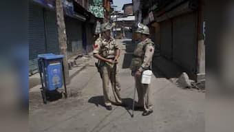 Journalists protest against senior scribe's thrashing by J&K Minister's security 