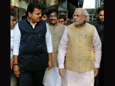 Munde row: Fadnavis meets PM Modi, says no irregularities 'prima facie' Munde row: Fadnavis meets PM Modi, says no irregularities 'prima facie'