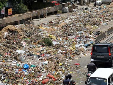 Dumping garbage on streets: NGT seeks response from Delhi govt Dumping garbage on streets: NGT seeks response from Delhi govt