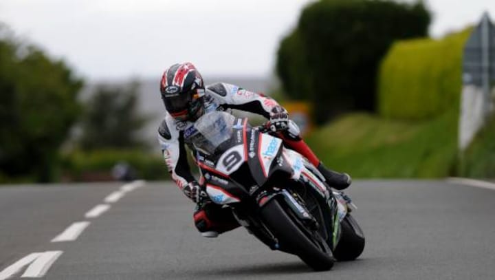 2015 IOMTT: Ian Hutchinson leads Superbike practice times