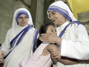 Hundreds brave rain to pay last respects to sister Nirmala Joshi Hundreds brave rain to pay last respects to sister Nirmala Joshi
