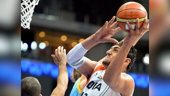 Sachin, Amitabh lead list of celebrities hailing NBA's first Indian recruit Satnam Singh