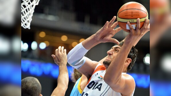 Sachin, Amitabh lead list of celebrities hailing NBA's first Indian recruit Satnam Singh