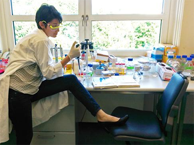 Women scientists pose in #distractinglysexy photos after Nobel winner criticizes women Women scientists pose in #distractinglysexy photos after Nobel winner criticizes women