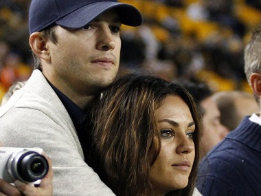 Ladies and gents, keep your tears at bay! Mila Kunis and Ashton Kutcher are married Ladies and gents, keep your tears at bay! Mila Kunis and Ashton Kutcher are married