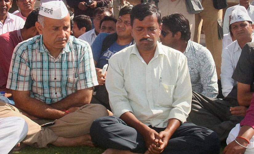 From Tota Singh to Rahul Gandhi: Here's a list of politicians that have invited the junta's ire From Tota Singh to Rahul Gandhi: Here's a list of politicians that have invited the junta's ire