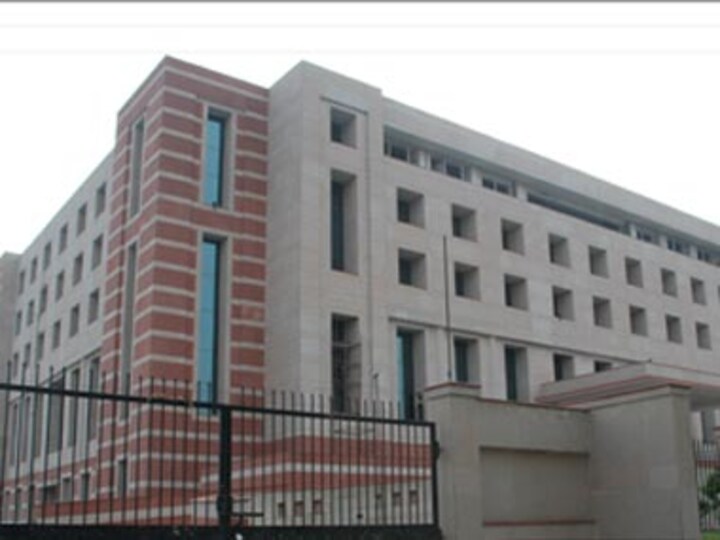 CAG raps Delhi govt for discrepancies worth Rs 905 cr; not obtaining fund proof