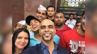 #CYSSselfie trends on Twitter as AAP welcomes Delhi Univ students with selfie campaign 