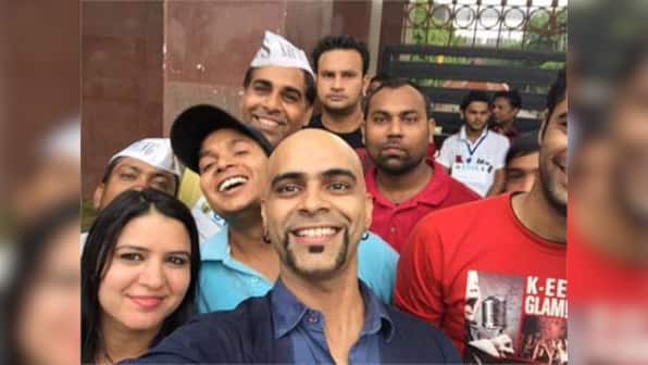 #CYSSselfie trends on Twitter as AAP welcomes Delhi Univ students with selfie campaign 