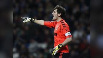 Portuguese club FC Porto want to keep Iker Casillas despite goalkeeper suffering heart attack during training session
