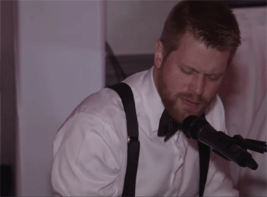 Aww! Tum Hi Ho trends on Twitter after Canadian groom sings it for his Indian bride Aww! Tum Hi Ho trends on Twitter after Canadian groom sings it for his Indian bride
