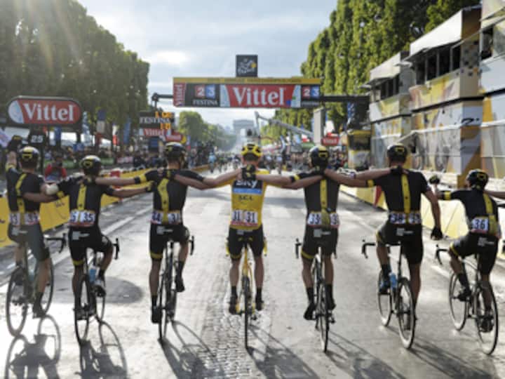 Tour de France: Team Sky soak in the applause as Chris Froome wins 2nd title 