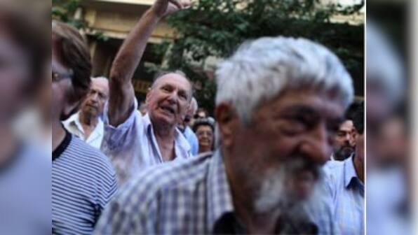 Greek banks to stay closed till Monday as government tries to avert eurozone exit