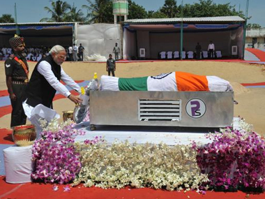 India bids farewell to 'People's President': APJ Abdul Kalam laid to rest with military honours India bids farewell to 'People's President': APJ Abdul Kalam laid to rest with military honours