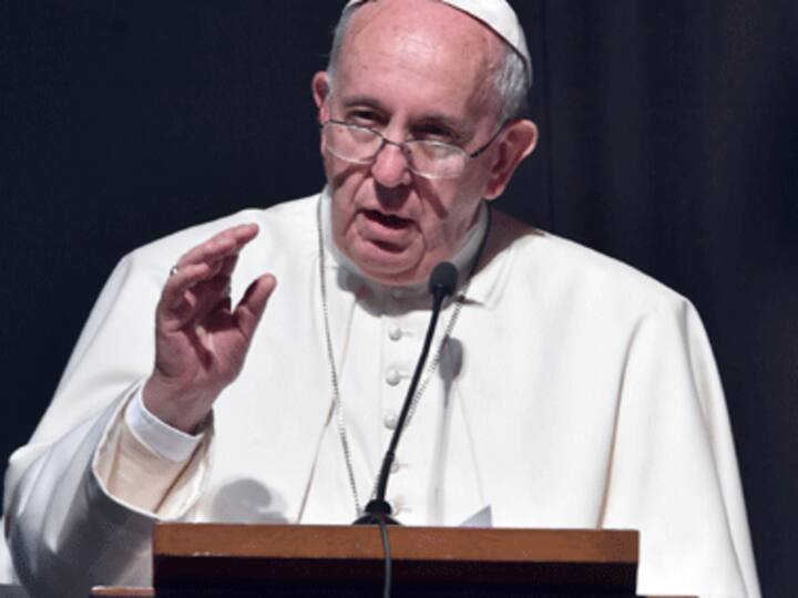 Pope Francis demands end to Christian 'genocide' in Middle East 