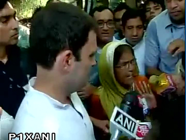 Rahul Gandhi now reaches out to Delhi street vendors, promises to fix their problems Rahul Gandhi now reaches out to Delhi street vendors, promises to fix their problems