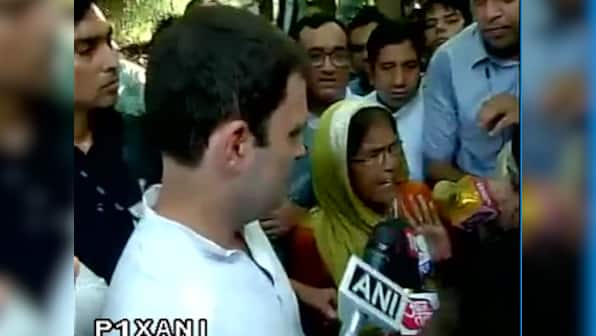 Rahul Gandhi now reaches out to Delhi street vendors, promises to fix their problems