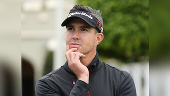 Pietersen calls Qantas Airways 'muppets' after being denied entry to airport lounge in flip flops