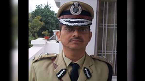 Rape case lodged against IPS officer Amitabh Thakur a day after filing complaint against Mulayam Singh