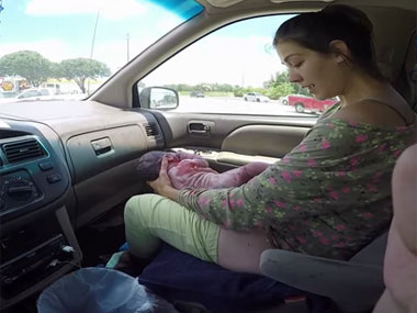 Caught on video: Man films wife giving birth in front seat of car amid hospital dash Caught on video: Man films wife giving birth in front seat of car amid hospital dash