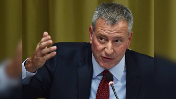 New York Mayor de Blasio slams Trump, vows to cut business ties 