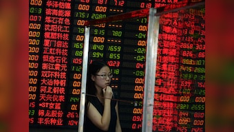 Gloom spreads further: Asian shares extend fall on China concers, yen shoots up