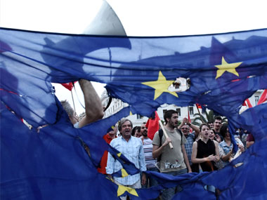 It's official: Greece declared in default ahead of knife-edge referendum It's official: Greece declared in default ahead of knife-edge referendum