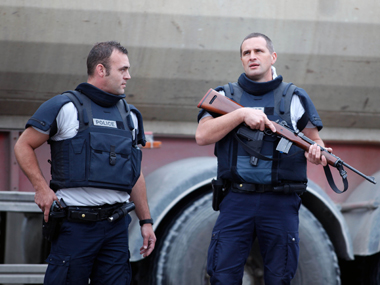 French police hunt for armed robbers after hostage crisis French police hunt for armed robbers after hostage crisis