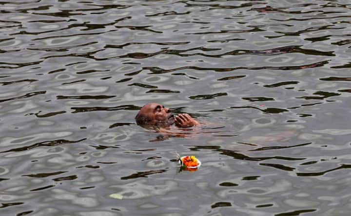 Devotees flock to Nashik for the holy dip as Kumbh Mela begins amid celebrations
