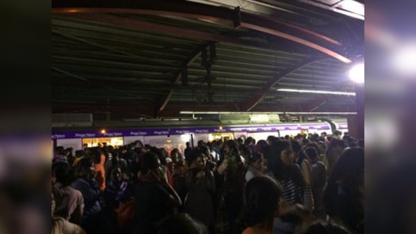 Passengers walk on tracks, vent on Twitter after Delhi Metro Blue Line stalls due to broken wire
