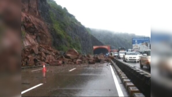 Landslide in Mumbai-Pune Expressway kills one 