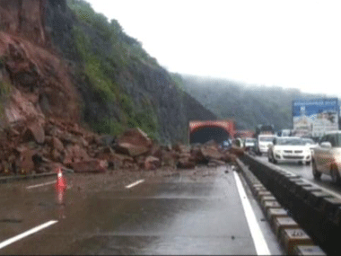 Landslide in Mumbai-Pune Expressway kills one Landslide in Mumbai-Pune Expressway kills one