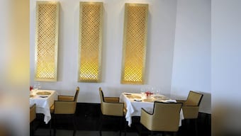 Mumbai lawyer drags restaurant to cops over service charges