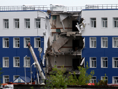 Military barracks collapse in Russia, 23 soldiers crushed to death  Military barracks collapse in Russia, 23 soldiers crushed to death
