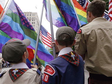 US boy scouts group ends its ban on gay leaders US boy scouts group ends its ban on gay leaders
