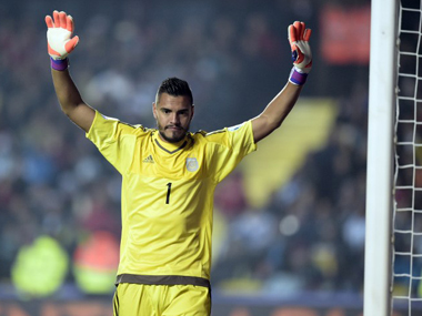 Argetinean goalkeeper Sergio Romero completes move to Manchester United Argetinean goalkeeper Sergio Romero completes move to Manchester United