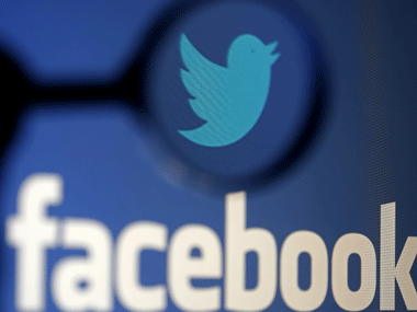 Indian youth hooked to social media to get information: Survey Indian youth hooked to social media to get information: Survey